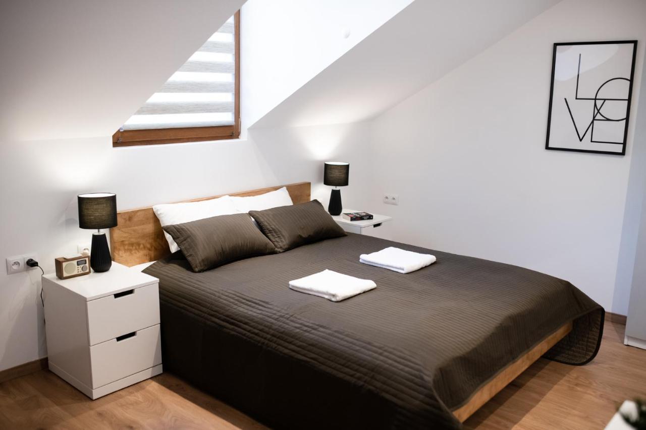 Neo Sky Apartment, Free Parking, 15 Min Walk Old Town&Kazimierz - By Homelike Cracovia Esterno foto
