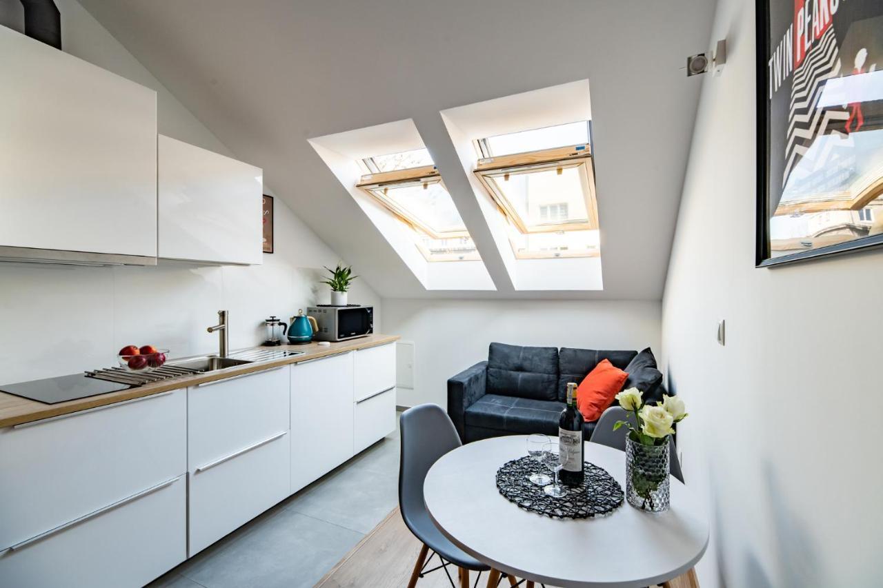Neo Sky Apartment, Free Parking, 15 Min Walk Old Town&Kazimierz - By Homelike Cracovia Esterno foto