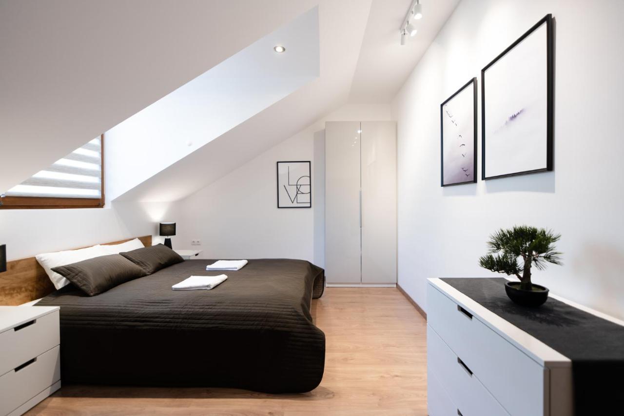 Neo Sky Apartment, Free Parking, 15 Min Walk Old Town&Kazimierz - By Homelike Cracovia Esterno foto