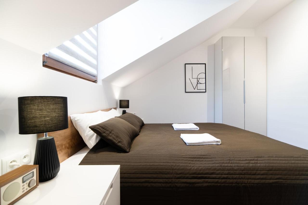 Neo Sky Apartment, Free Parking, 15 Min Walk Old Town&Kazimierz - By Homelike Cracovia Esterno foto